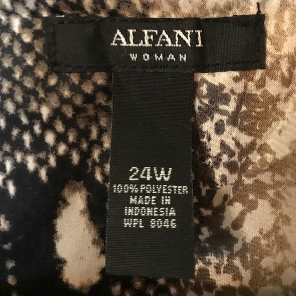 NWT! Alfani Women's Snakeskin Tie Back Top - Picture 5 of 7