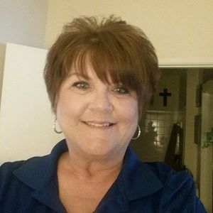 Meet your Posher, Lora