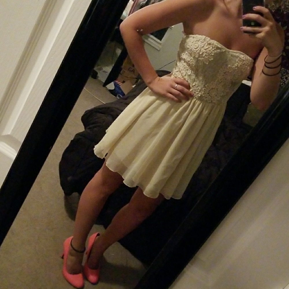 PRICE DROP!: Strapless dress!