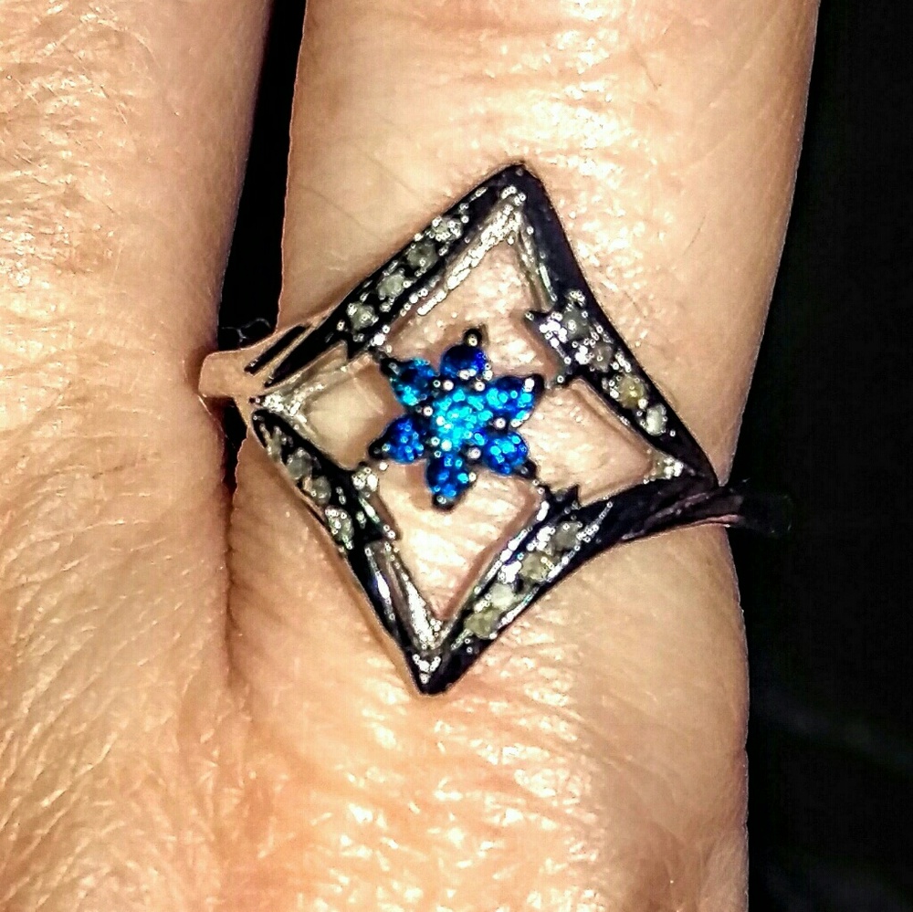 Blue Sapphire Star ring with White Sapphires Ring