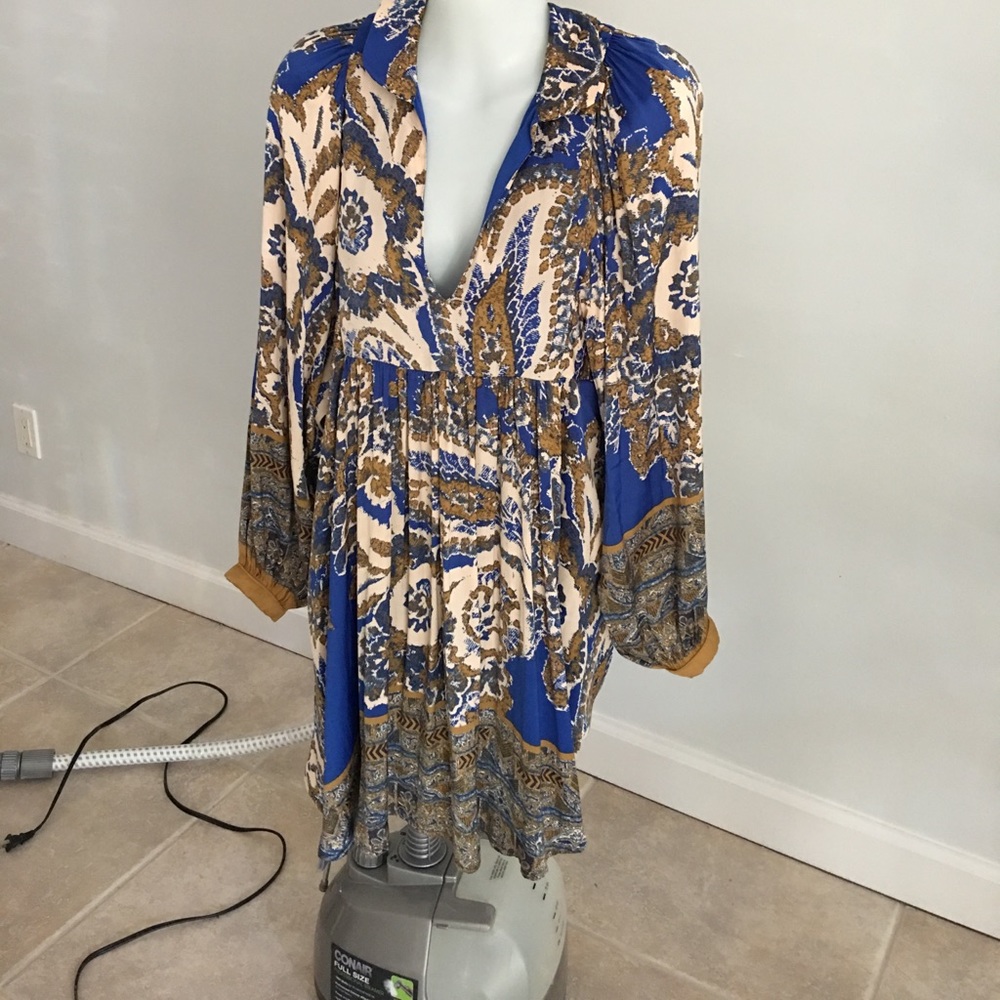 Free people mini worn once excellent 35"