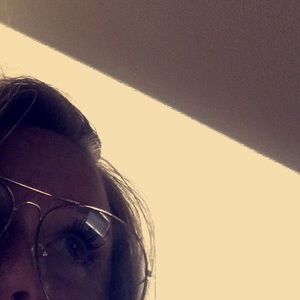 Meet your Posher, Moorea