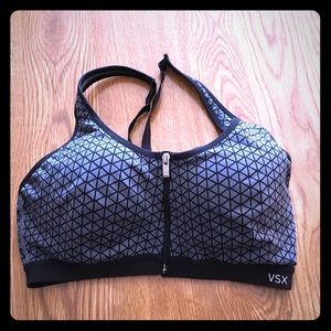 ⚡️SALE⚡️ VS Sport Bra - front closure with zip