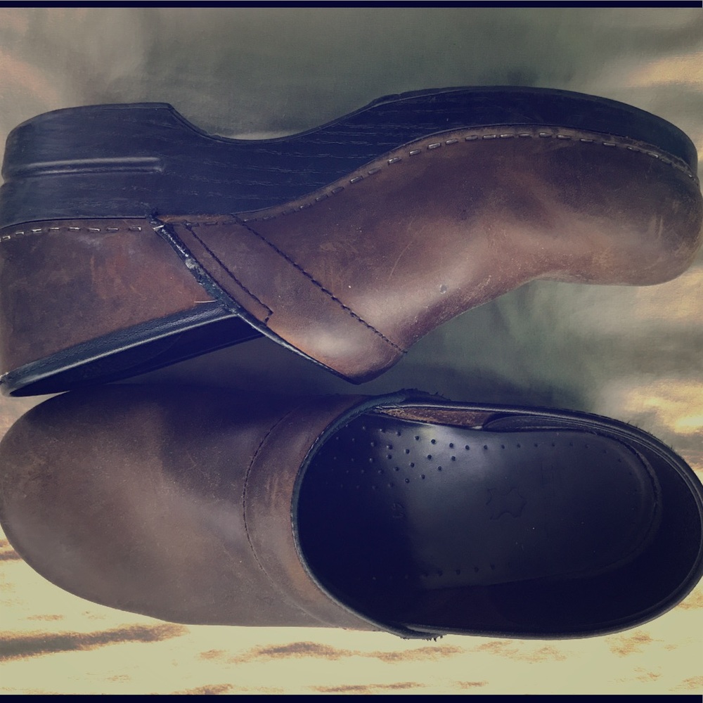 Soft brown leather danskos