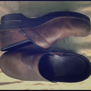 Soft brown leather danskos