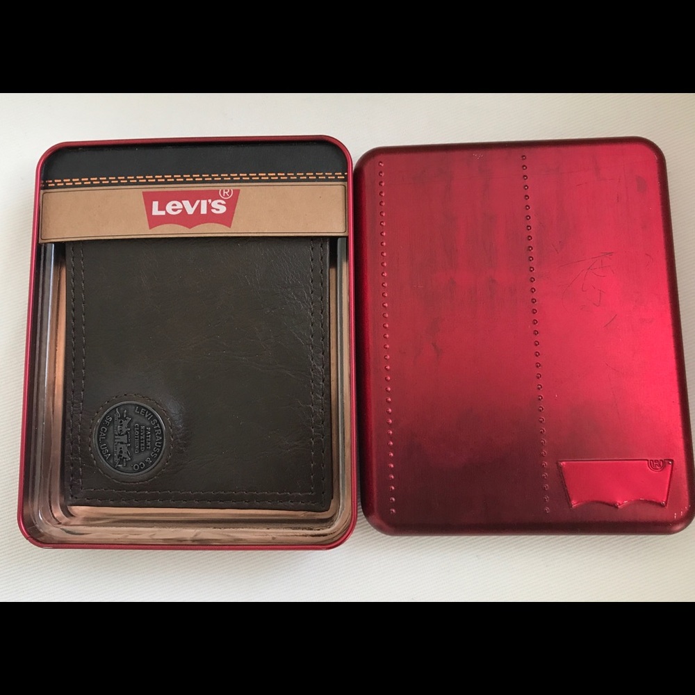 Levi's brand new in box brown wallet