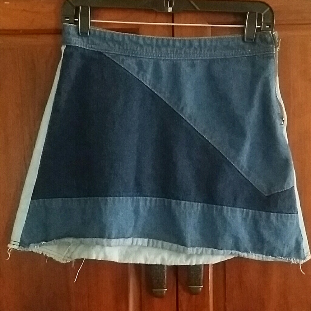 Patches denim skirt