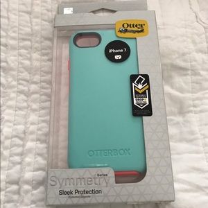 🌟NEW IN BOX🌟 Otterbox Symmetry for iPhone 7
