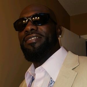 Meet your Posher, Denario