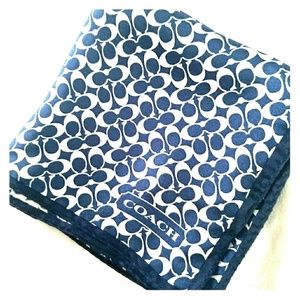 COACH Signature Scarf (Navy/White)