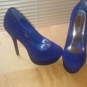 Blue pump with blue sparkle heel
