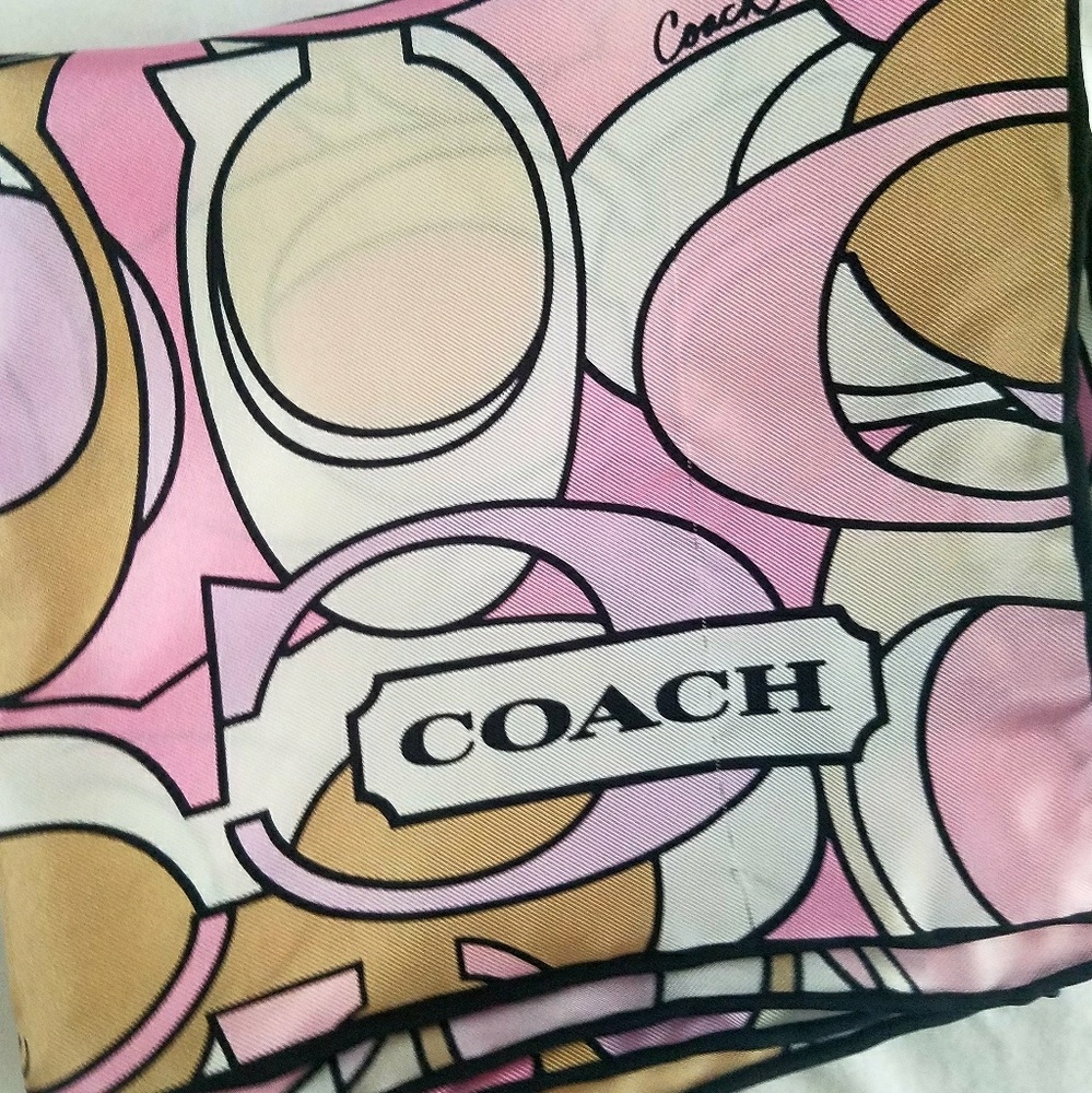 COACH Oversized Signature Scarf (Multi)