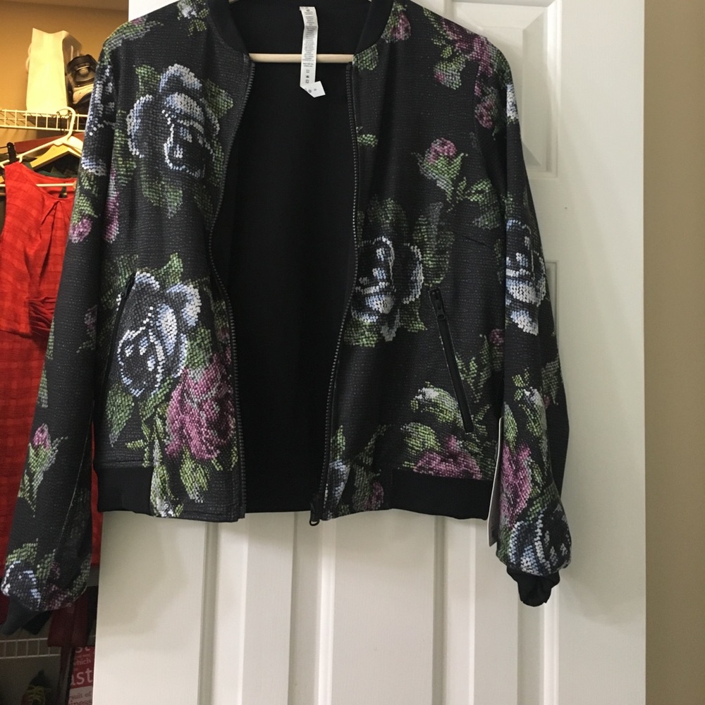 LuluLemon Party Bomb Jacket size 6