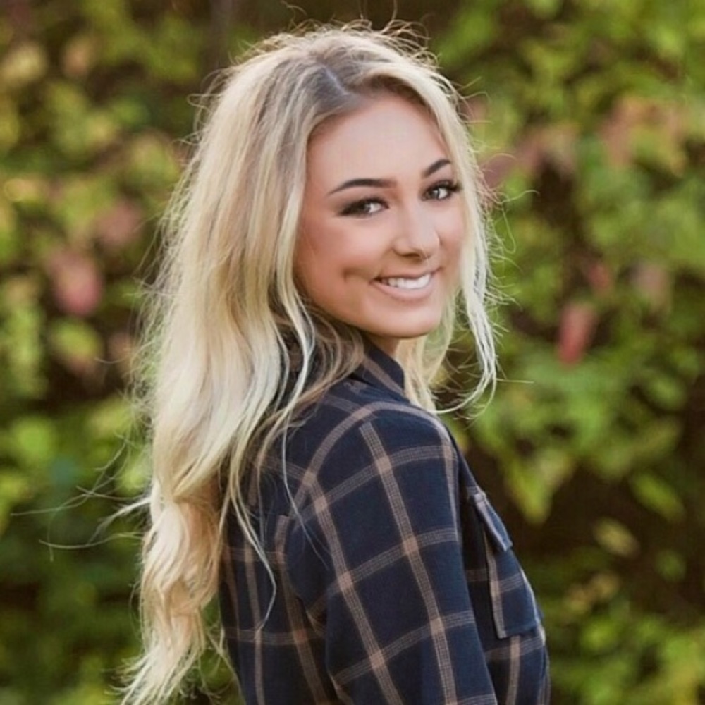 Meet your Posher, Courtney