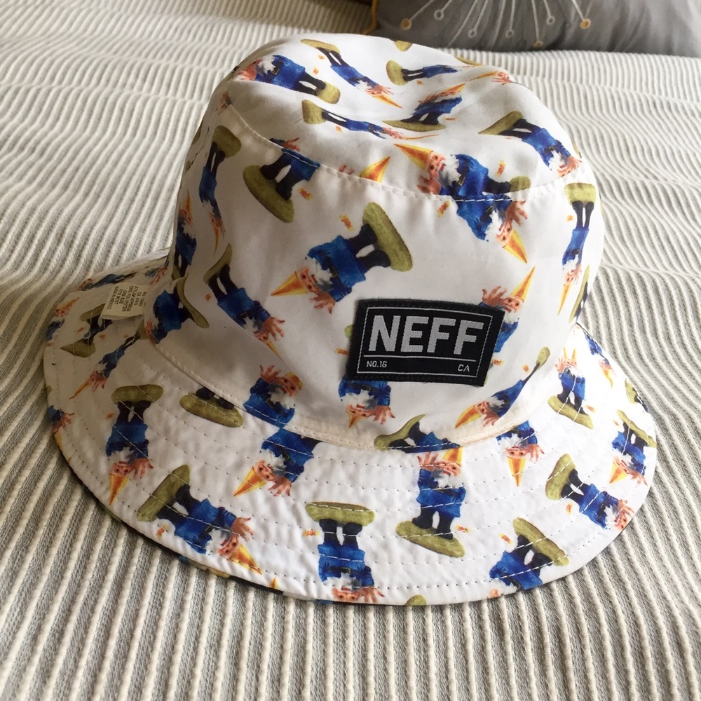 NEFF Gnome Reversible Bucket Hat