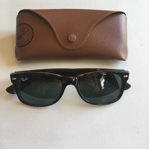 RAY-BAN Wayfarer unisex adult sunglasses RB2132