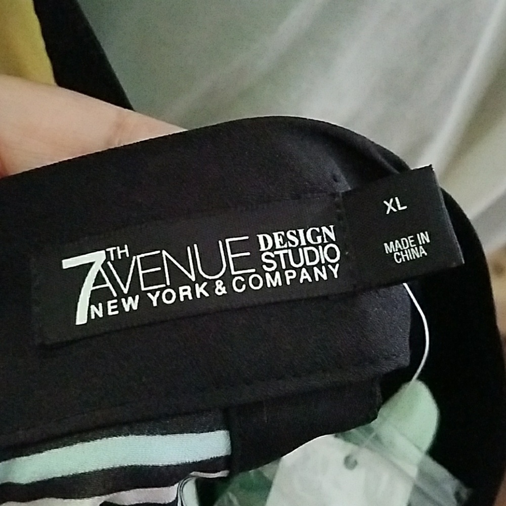 Halter top - Picture 3 of 8