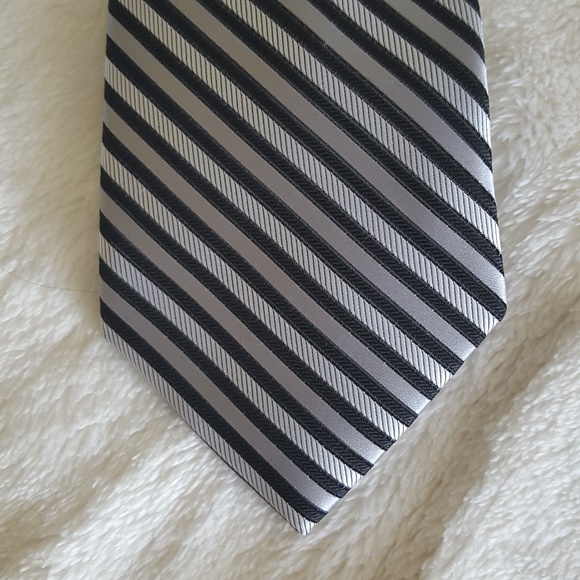 Classy Gray and Black Tie - Picture 3 of 4