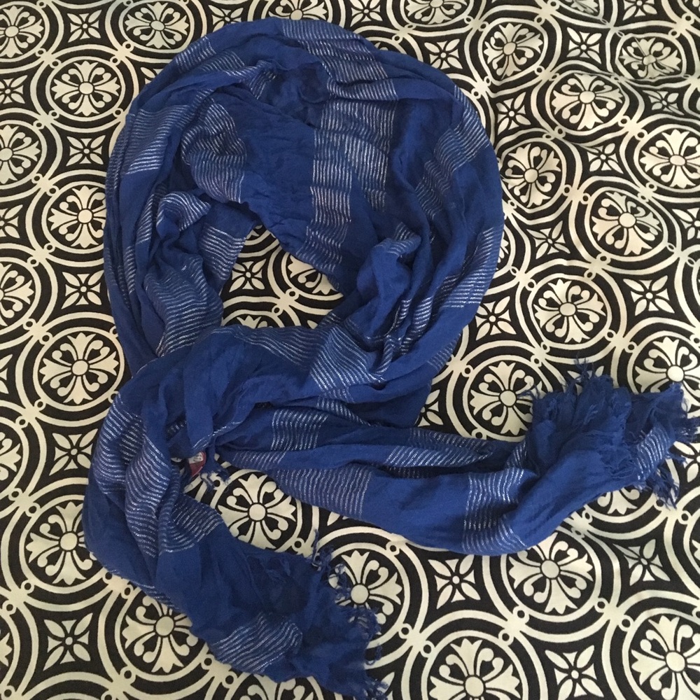 American Eagle blue and silver sheer scarf
