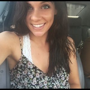 Meet your Posher, Hollie