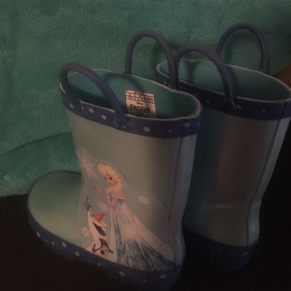 Disney Frozen Rain boots size 9/10 Toddlers.