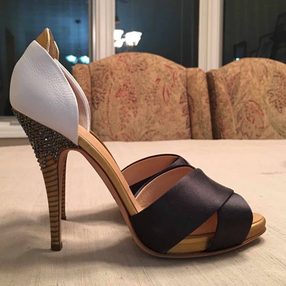 Sexy Giuseppe Zanotti Satin Criss Cross Sandals
