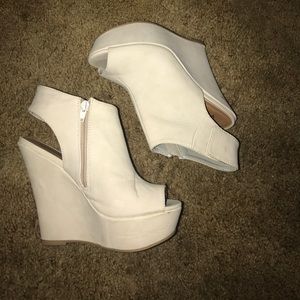 Cream Wedges