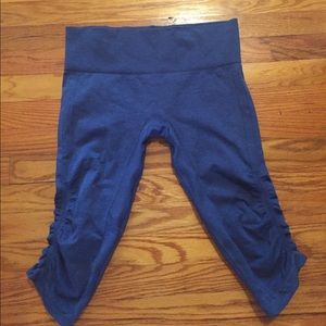 Lululemon In The Flow Crops. Blue. Size 10