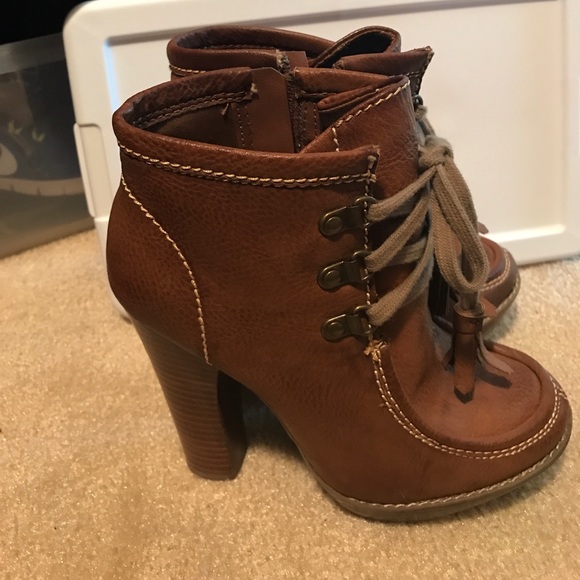 Shoe - Picture 3 of 4