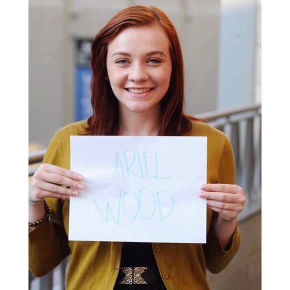 Meet your Posher, Ariel - Picture 2 of 2