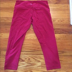 Lululemon Wunder Under Crops Cranberry Red Sz 10
