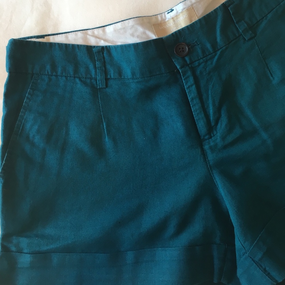 Banana Republic blue linen blend shorts w/cuff
