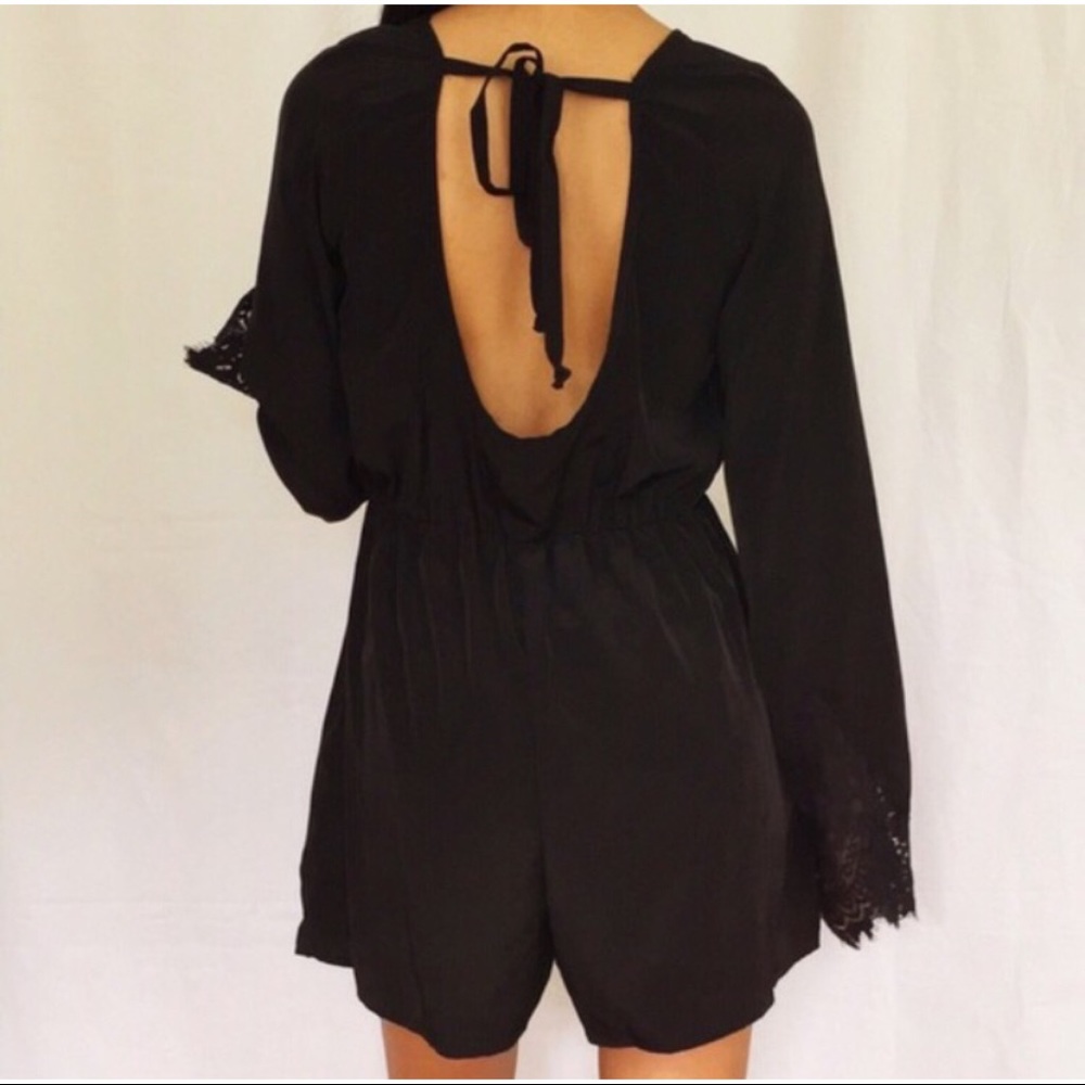 ✨🆕 BELLADONNA Black LS Romper w/ Keyhole Back