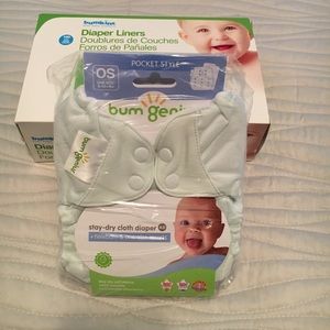 Bum Genius 4.0 Cloth Diaper and Bumkins liners