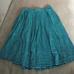 LuLaRoe Madison Skirt, like new only worn once!
