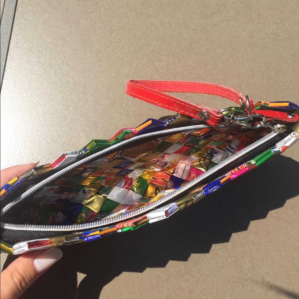 Unique "wrapper" wristlet - Picture 3 of 5