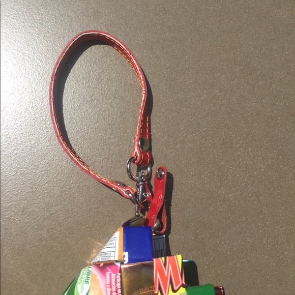 Unique "wrapper" wristlet - Picture 5 of 5