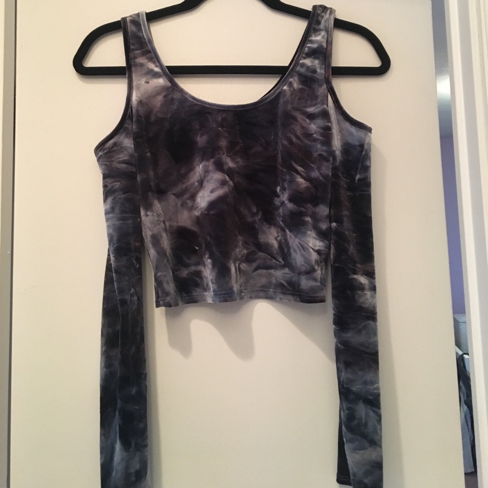 UO Tela Long Sleeve Open Shoulder Long Sleeve