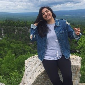 Meet your Posher, Alisha