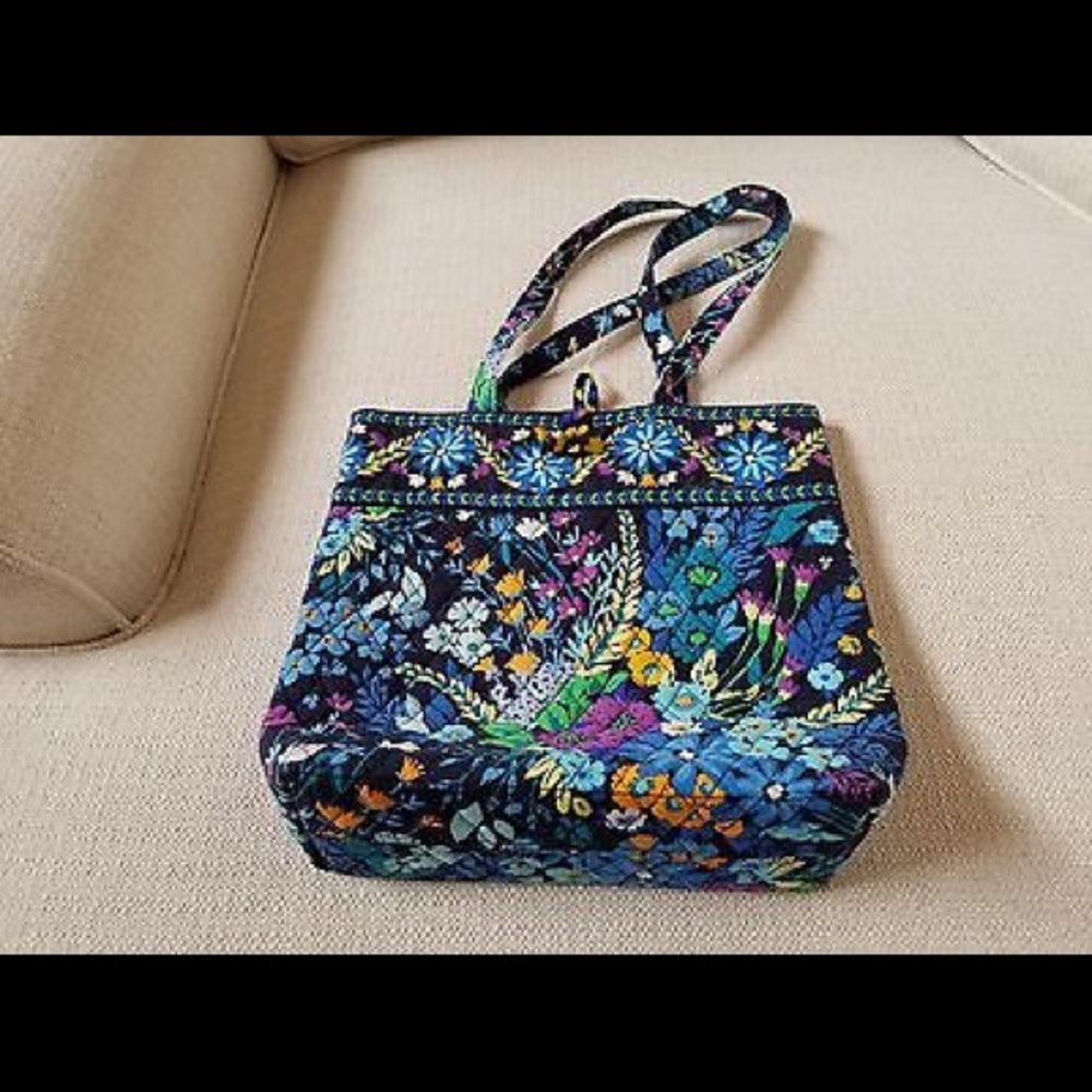 SOLD.  Vera Bradley Exclusive tote Paisley Purse