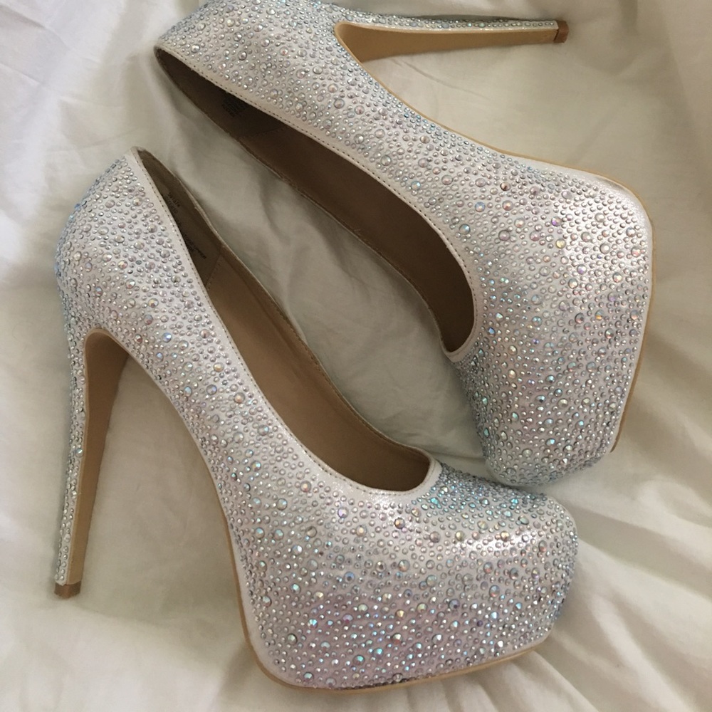 Charlotte Rousse platform pumps