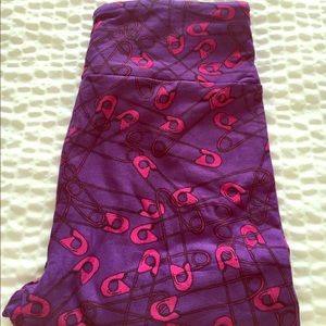 BNWT GORGEOUS LULAROE LEGGINGS! OS Safety Pins 🦄!