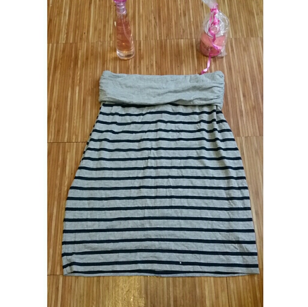 DONATING APRIL 20TH GAP Fitted Skirt