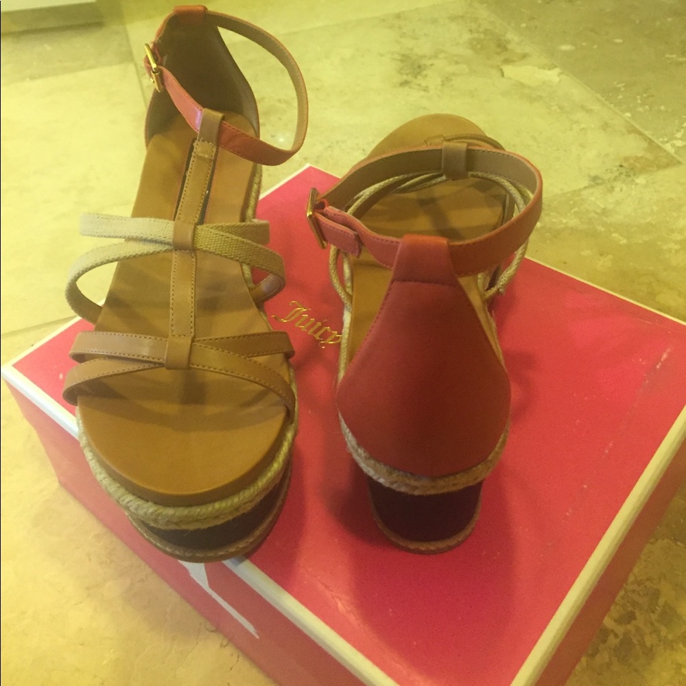 Juicy Couture size 10 sandals - Picture 3 of 3