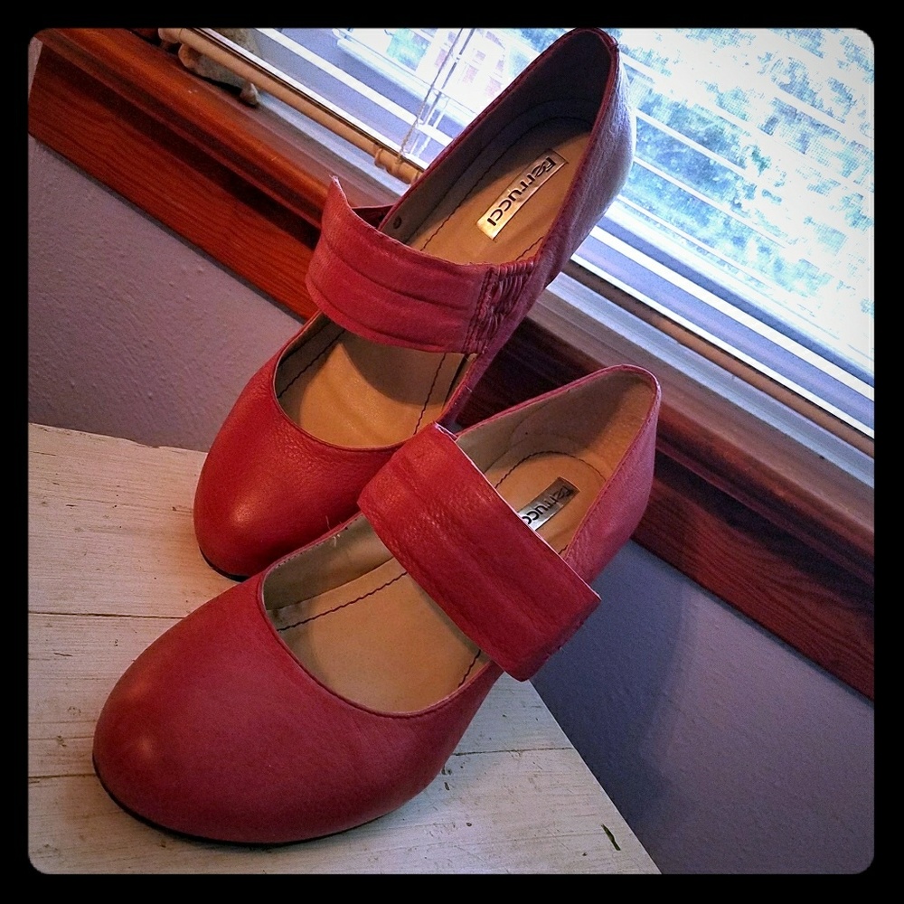 3" Mary Jane style Ferrucci heels in pink