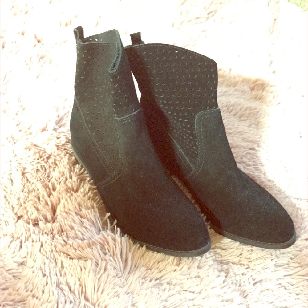 American Eagle cowboy style booties