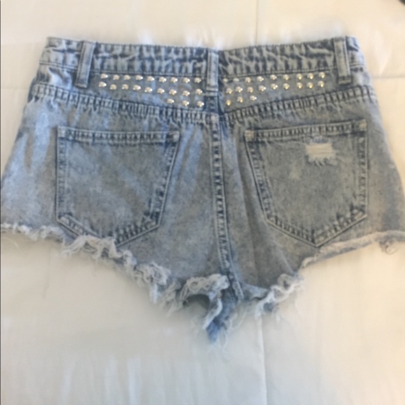 Short- Jean, Tribal Print, Studs - Picture 3 of 6