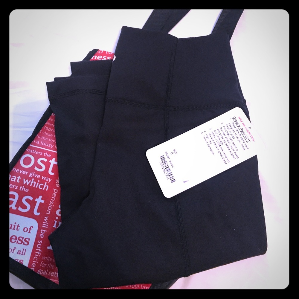 NWT Lululemon Black Groove Pant III