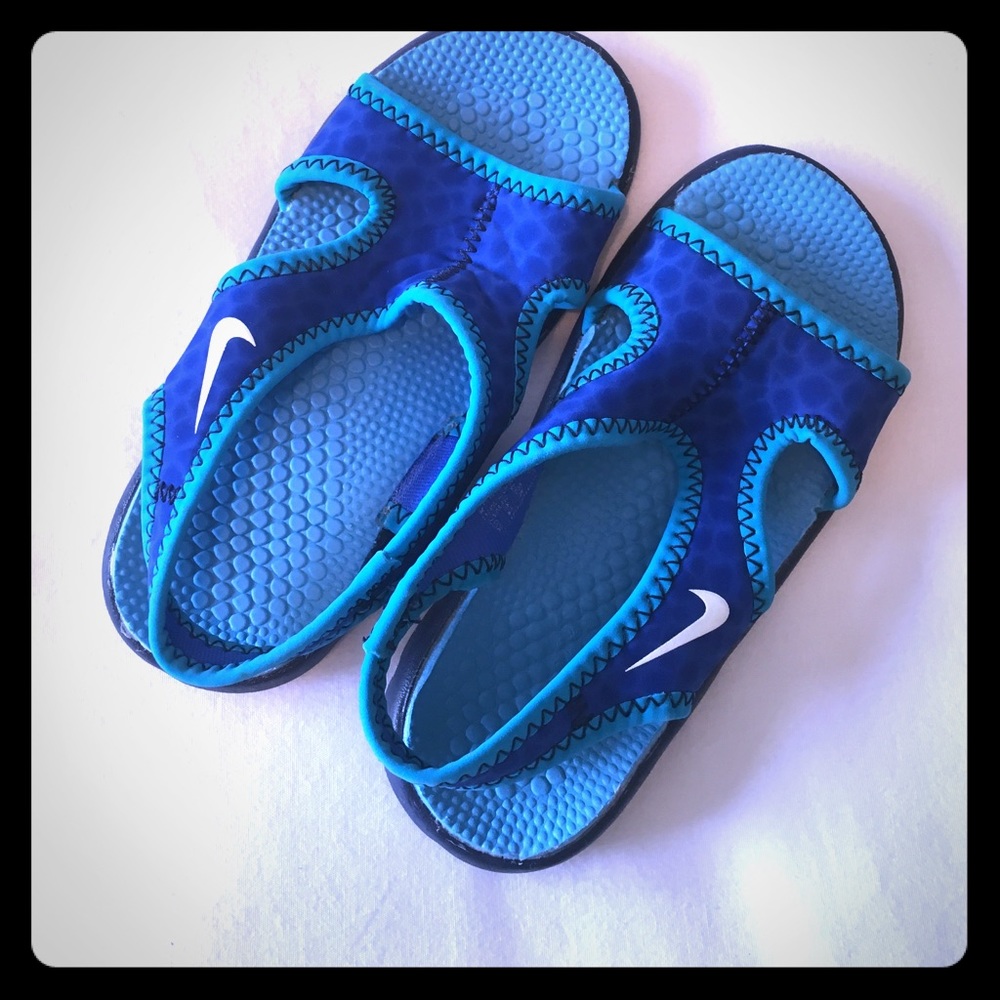 Like New! Boys Nike water shoes, sz 8-8.5