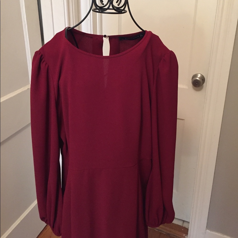 ZARA burgundy dress w/ blousey sleeves. Size L.